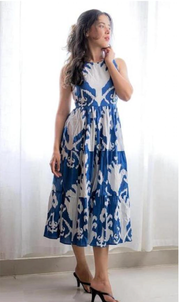 Sleeveless long frock